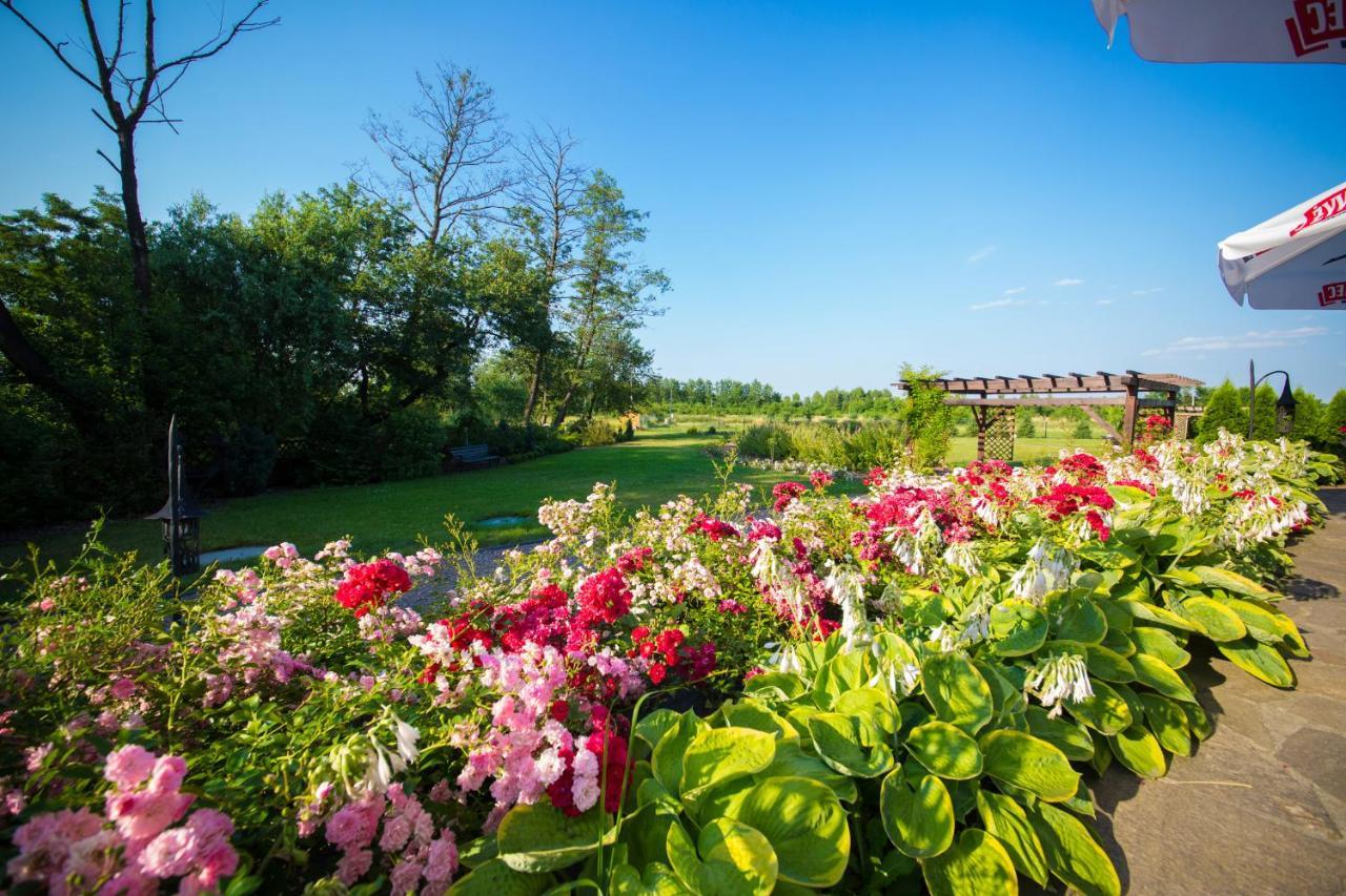 Hotel Kasztel Rzezawa Экстерьер фото